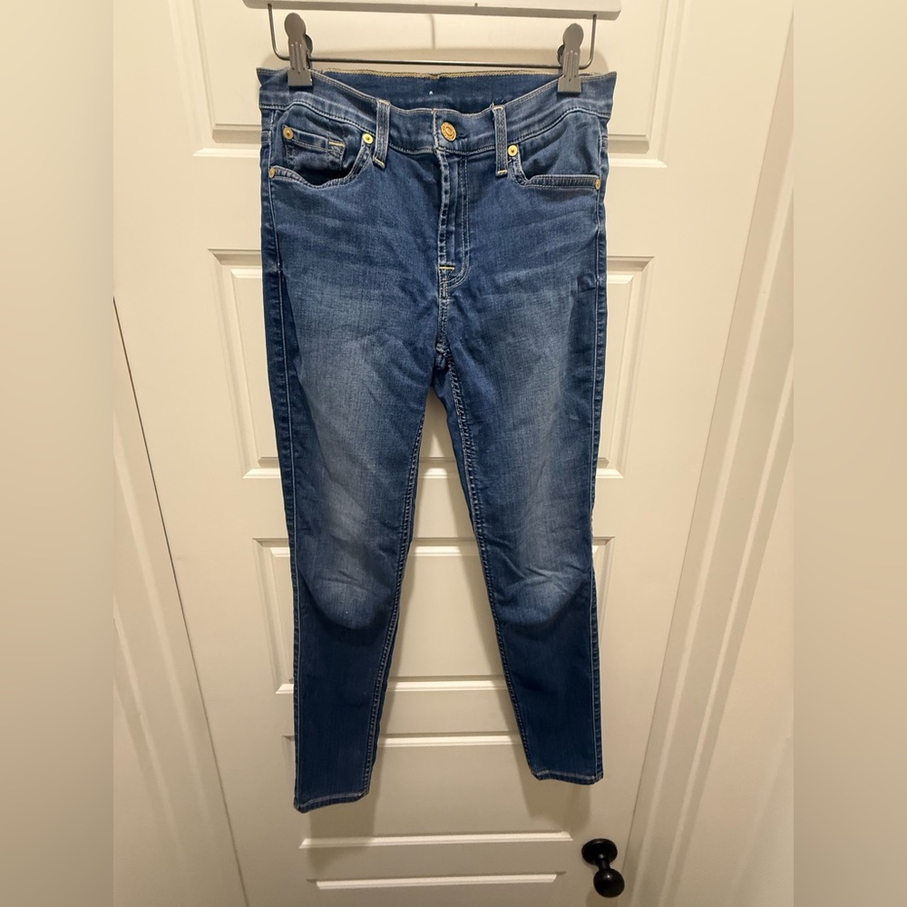 7 For All Mankind. Skinny Jean. Faded Blue. Size 27.